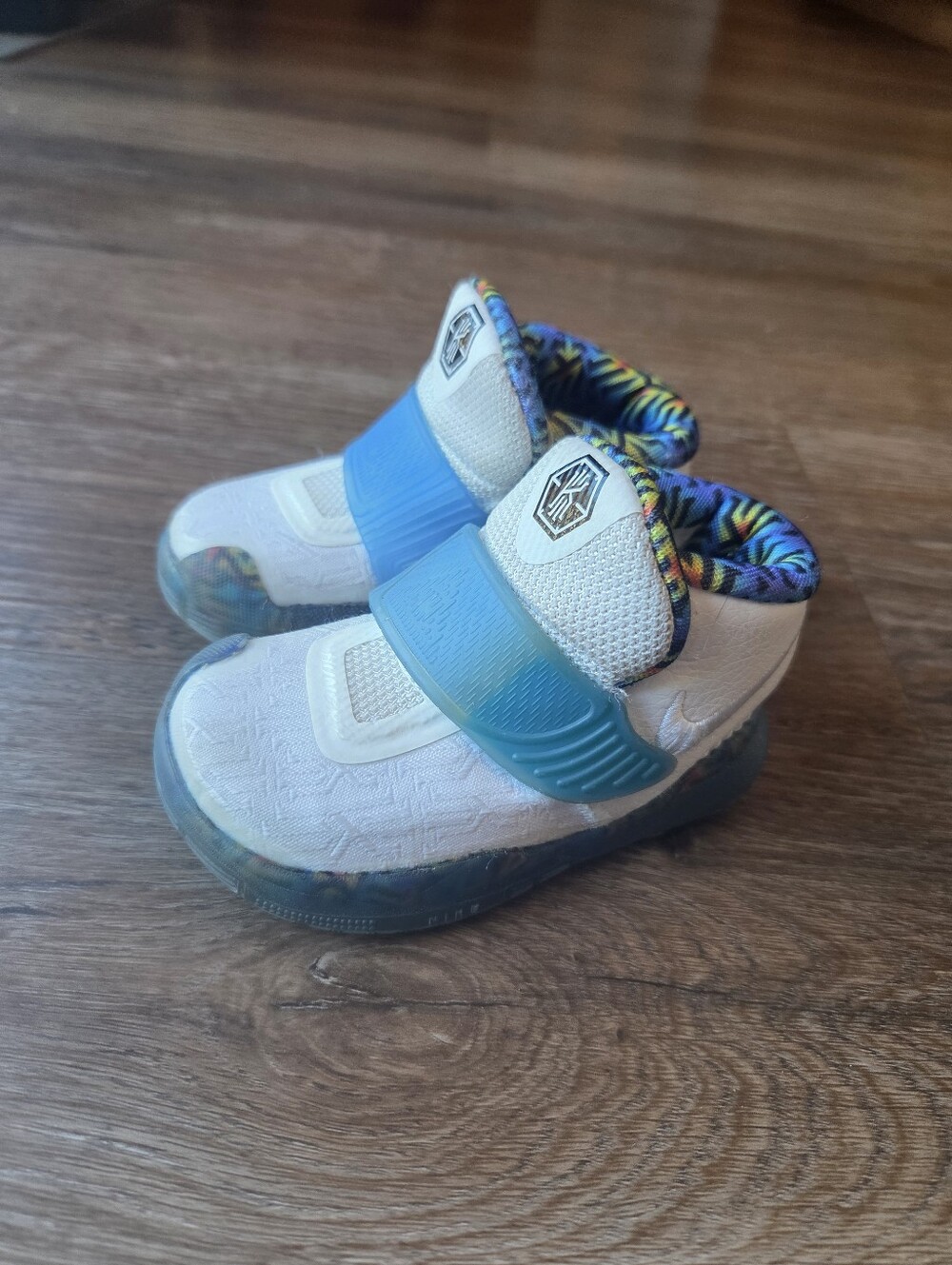 Nike Kyrie 6 Children 4C Basketball Sneaker Shoes White Sapphire